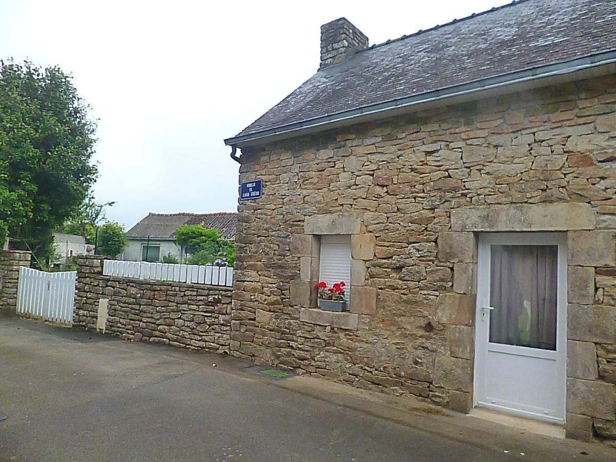 Gite Au Calme Centre Finistere Jardin Clos Tregourez Экстерьер фото